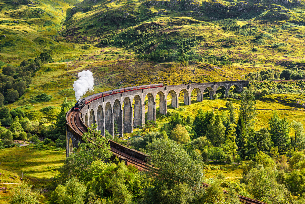The Americans are coming! Record number of US tourists exploring UK by train this year